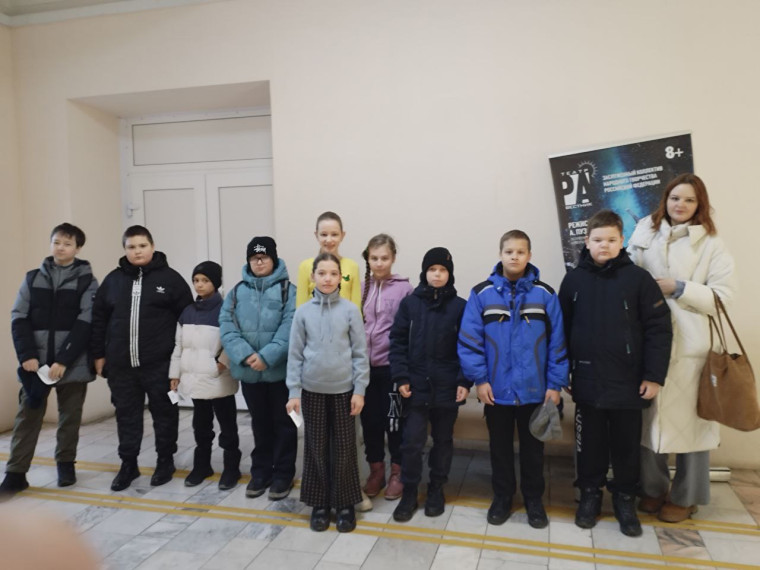 Поход в кино 5в класса.
